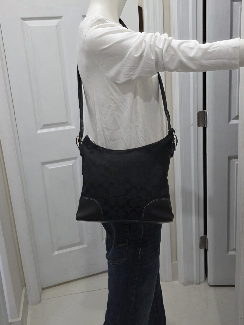 Like New!Coach Signature Jacquard Black/Leather Crossbody bag - Picture 2 of 10
